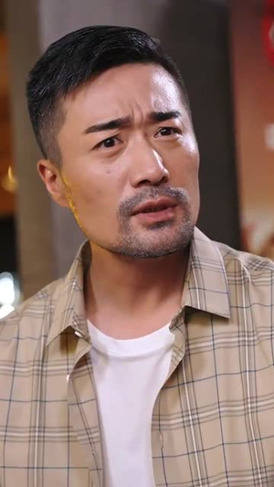 退休后霸道总裁爱上我(72集) 退休后霸道总裁爱上我(72集)一口气看完