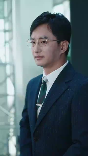 地低成海，人底成王（30集）精彩的网络短剧