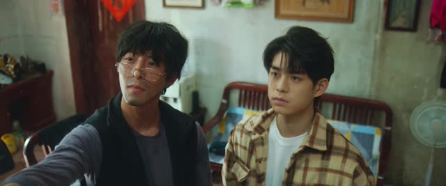 我和我爸的18岁（24集）最火爆的短剧