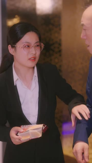 飞驰人生之为女人花钱100倍返现（67集）精彩的短剧