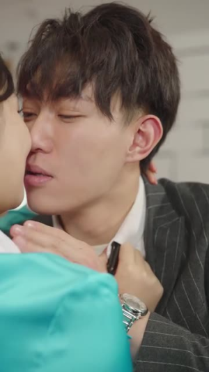 机场爱情故事(暧昧公寓) 机场爱情故事(暧昧公寓)全集我都看完了