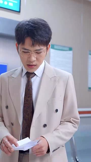 离婚后前夫秒变粘人精(80集) 离婚后前夫秒变粘人精(80集)精彩短剧天天看