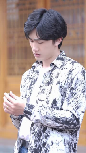 我能来回穿梭90年代（更新至40集）高分推荐免费看