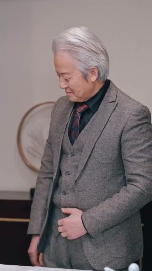 报告容先生,你的小甜妻要亲你了(119集) 报告容先生,你的小甜妻要亲你了(119集)一起追短剧吧