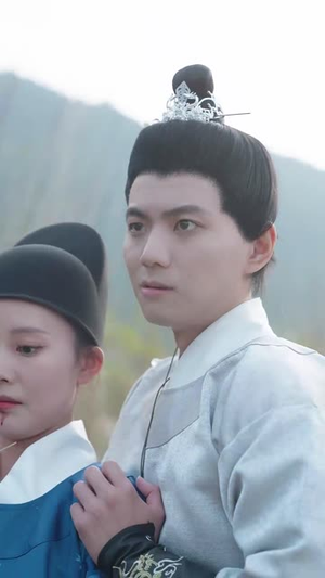 凤山行凤鸣孤月满星辰（65集） 民国短剧推荐