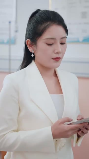 人有悲欢离合(35集) 人有悲欢离合(35集) 短剧解说热门