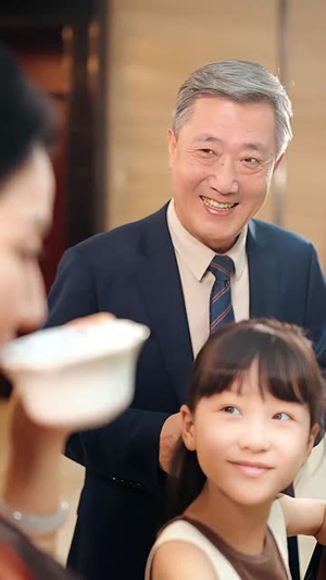 萌宝告状，农民工爹地是战神 (60集) 口碑爆棚免费看