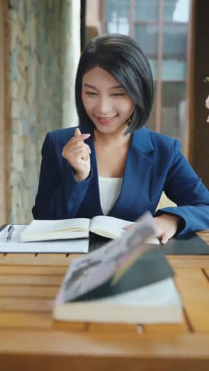 偏偏宠溺(63集) 偏偏宠溺(63集)抢先看新短剧