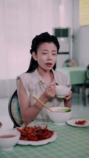 非正常美食系统 (100集) 短剧越看越精彩