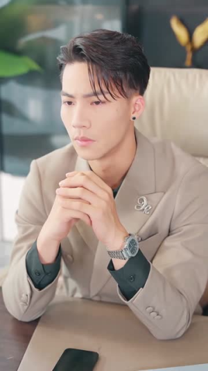 学姐请庇护（60集）第一季