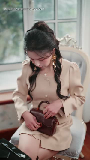 只给钱不回家的老公突然回来了（70集）在线免费观看