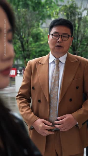 借来的月光也照人（64集）短剧后续更精彩