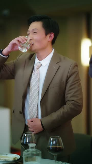 时秘书今天又被撩了吗(73集) 时秘书今天又被撩了吗(73集)看过的人都说好
