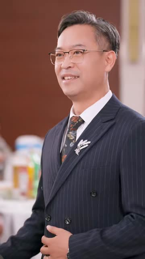 家里保姆竟是古代丫鬟出身（71集）短剧解说热门