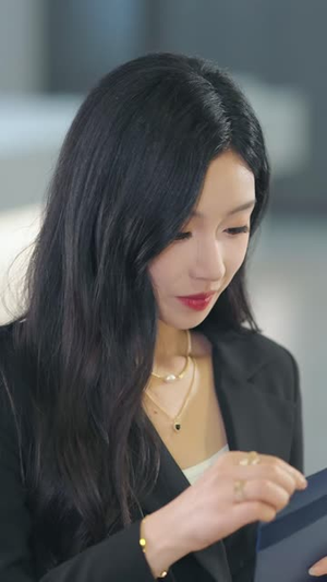 我回归职场后父子俩急眼了（40 集）独家短剧免费看