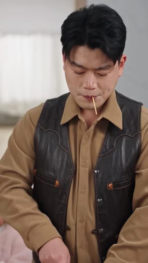 小声点，那个卖炒饭的是战神（60 集）精彩短剧看全集