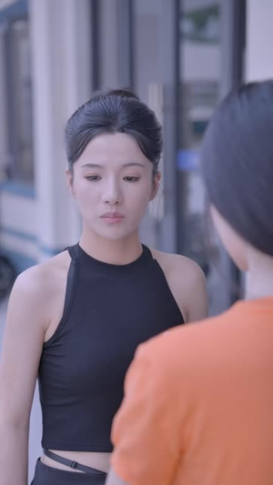 挣脱深渊后她光芒万丈（33 集）最热短剧抢先看