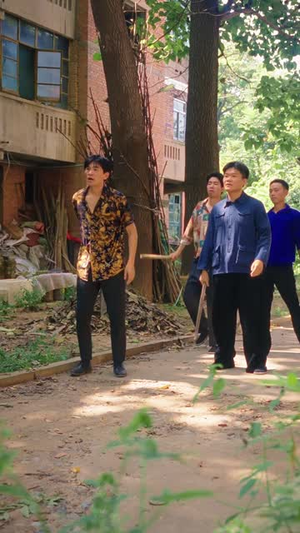 从护林员到猎神：六零逆袭路（79 集）短剧中追到爽