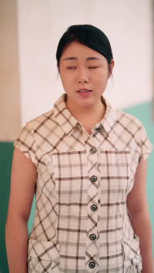 穿越到四十年后男朋友和别人结婚了(42 集) 穿越到四十年后男朋友和别人结婚了(42 集)网盘在线观看