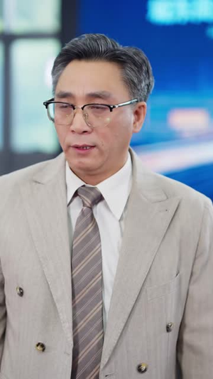 长夜晴朗(65 集) 长夜晴朗(65 集)第一季
