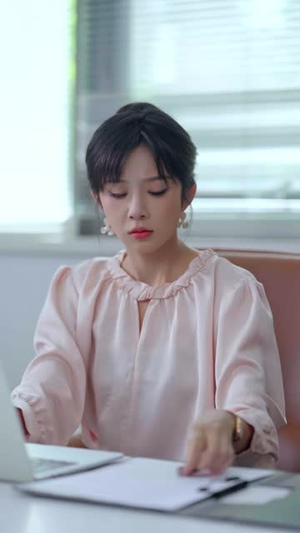 烨落南秋（61 集）热播古装短剧
