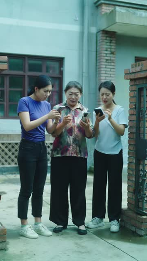 隐世女帝：五年育出四大顶流（40 集）爆款短剧一起追